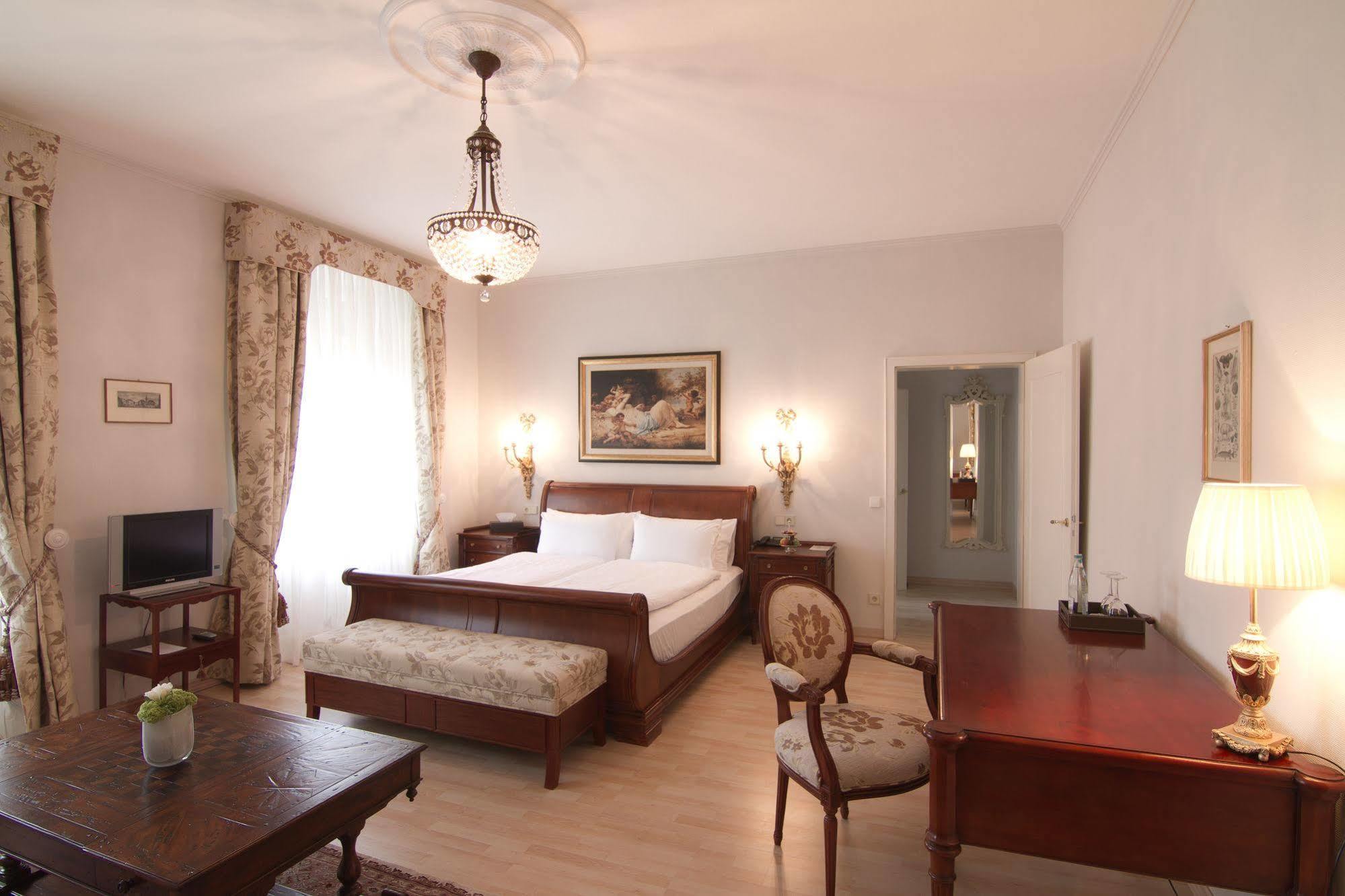 Hotel Romerbad Badenweiler Buitenkant foto